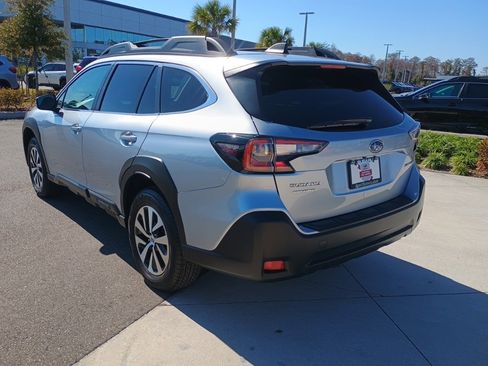 Certified 2025 Subaru Outback Premium w/ Popular Package #1A image 7