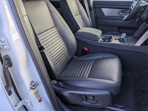 Certified 2025 Land Rover Discovery Sport Dynamic SE image 18