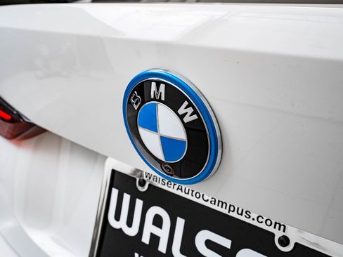 Used 2023 BMW i4 eDrive40 w/ Premium Package image 18