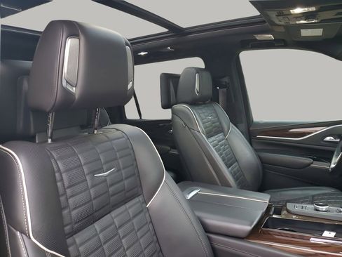 Certified 2022 Cadillac Escalade ESV Sport Platinum w/ LPO, ONYX Package image 15