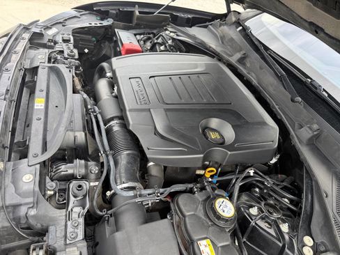 Used 2019 Jaguar F-PACE Premium image 41