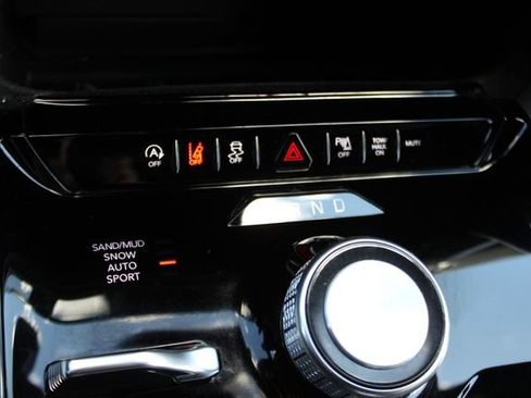 Used 2023 Jeep Wagoneer Series II AWD/4WD image 10