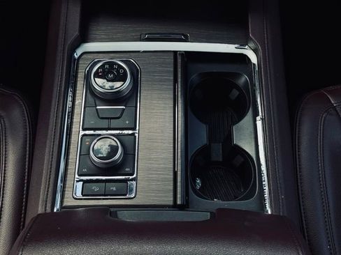 Used 2024 Ford Expedition Limited image 38