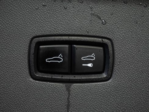 Used 2021 Porsche Cayenne Coupe image 32