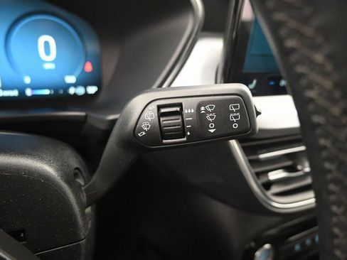 Used 2025 Ford Escape Platinum image 19