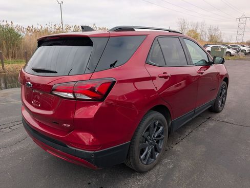 Used 2024 Chevrolet Equinox RS w/ RS Leather Package image 8