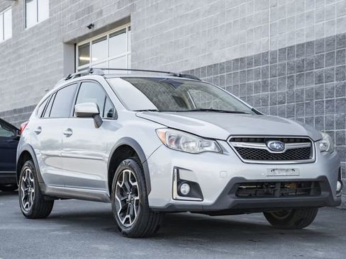 Used 2017 Subaru Crosstrek 2.0i Premium image 2