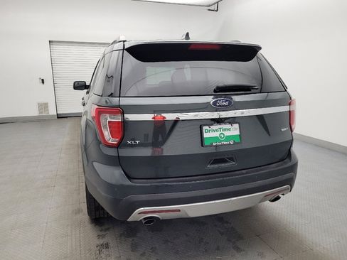 Used 2016 Ford Explorer XLT image 6