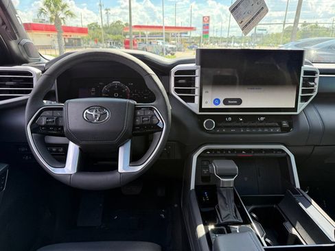 Used 2025 Toyota Tundra Platinum AWD/4WD image 25