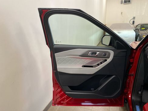 New 2026 Ford Explorer Platinum w/ LUX Leather Package image 16