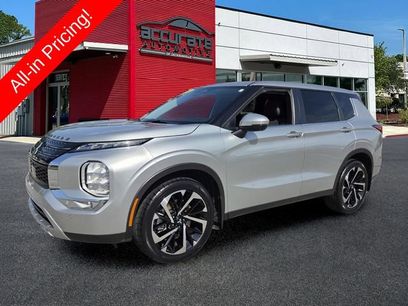 Used 2023 Mitsubishi Outlander SE
