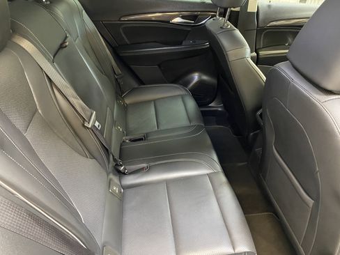 Used 2023 Buick Envision Essence image 26