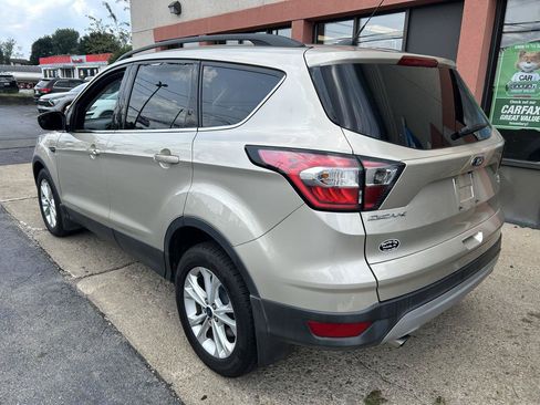 Used 2018 Ford Escape SE AWD/4WD image 4