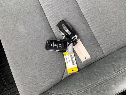 Used 2021 RAM 1500 Big Horn image 32