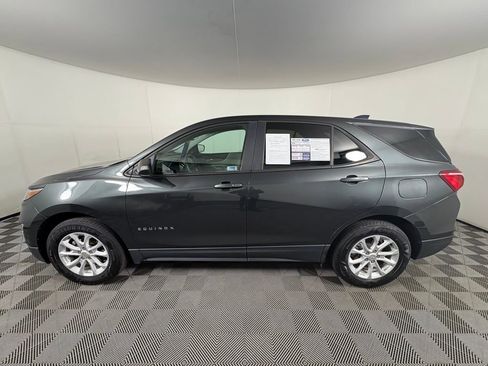 Used 2020 Chevrolet Equinox LS w/ LS Convenience Package image 4