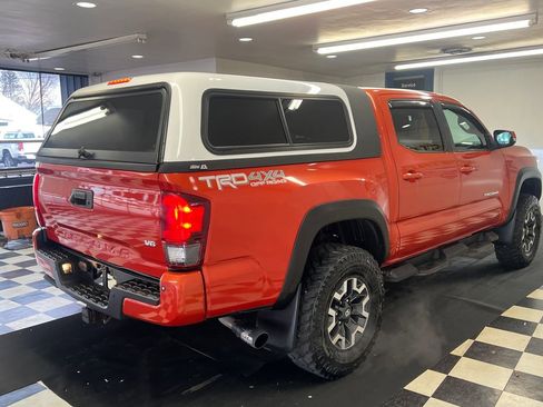 Used 2018 Toyota Tacoma TRD Off-Road image 16