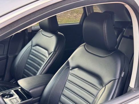 Used 2020 Ford Edge SEL image 20