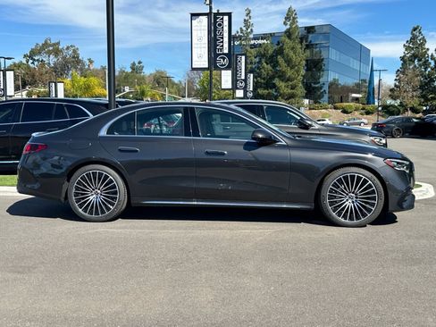 Used 2025 Mercedes-Benz E 350 Sedan image 2