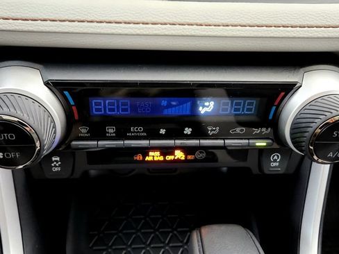 Used 2025 Toyota RAV4 XLE w/ Convenience Package AWD/4WD image 31