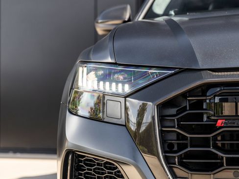 Used 2021 Audi RS Q8 w/ Carbon Optic Package AWD/4WD image 17