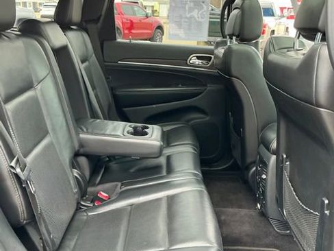 Used 2016 Jeep Grand Cherokee Limited w/ Luxury Group II image 13