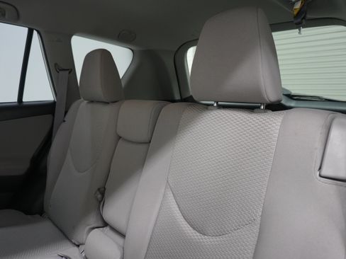 Used 2012 Toyota RAV4 FWD w/ Upgrade Value Pkg image 11