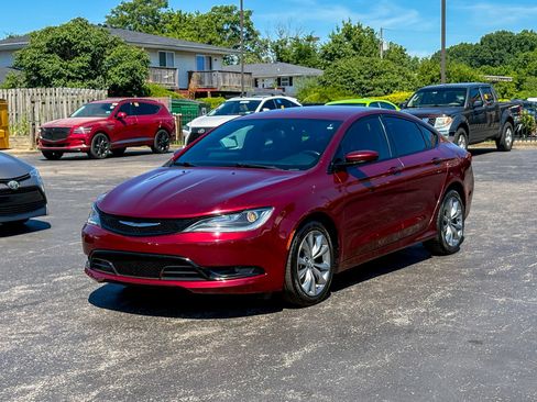 Used 2016 Chrysler 200 S FWD image 5