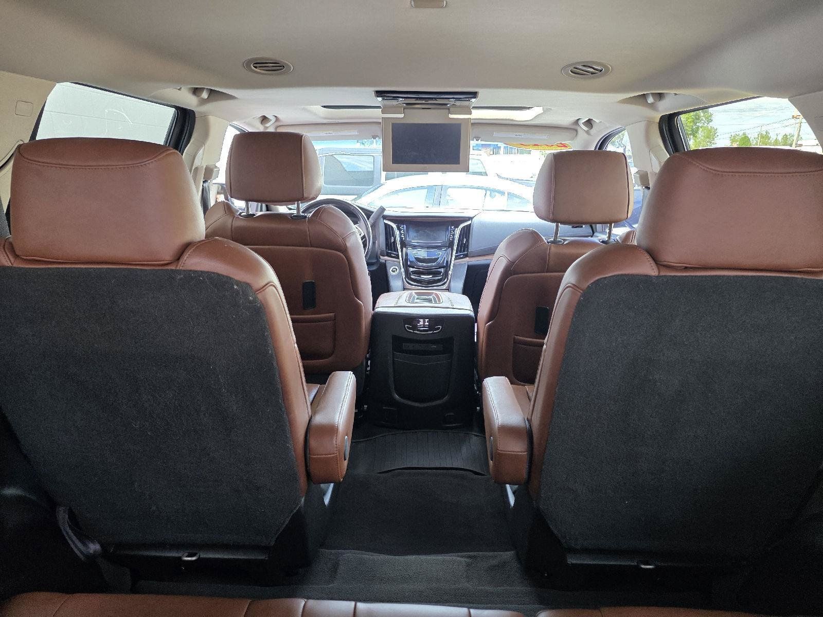 Used 2019 Cadillac Escalade Premium Luxury w/ LPO, Radiant Package AWD/4WD image 13