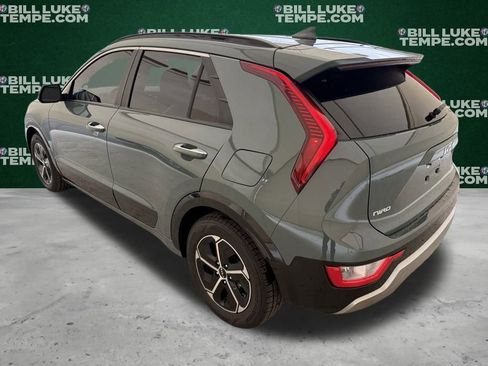 Used 2023 Kia Niro SX image 7
