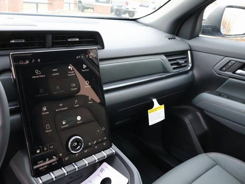 New 2026 GMC Terrain AT4 w/ Convenience Package III image 32