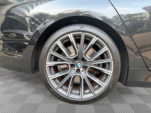 Used 2020 BMW 750i xDrive w/ Executive Package AWD/4WD image 30