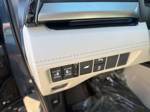 New 2026 Honda Odyssey Touring image 8