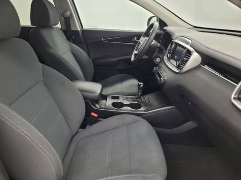 Used 2019 Kia Sorento FWD V6 image 21
