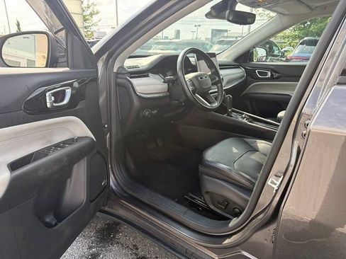 Used 2022 Jeep Compass Limited w/ Sun and Sound Group AWD/4WD image 9