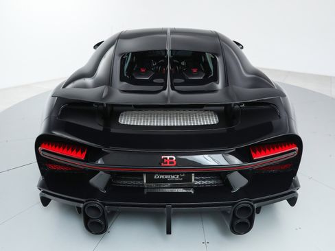 Used 2024 Bugatti Chiron Super Sport image 23