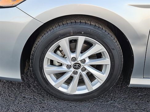 Used 2022 Toyota Camry LE image 13
