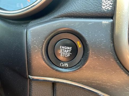 Used 2017 Jeep Grand Cherokee Limited w/ Luxury Group II AWD/4WD image 25