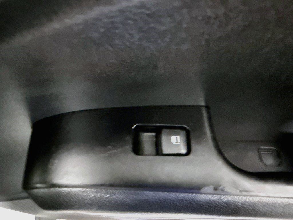 Used 2025 Kia Soul LX FWD image 29