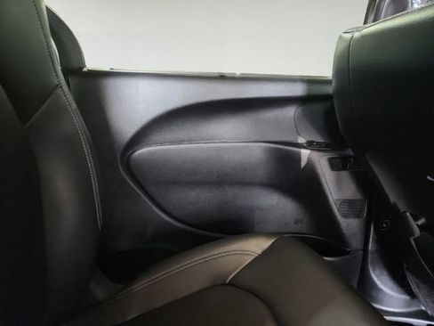 Used 2021 Chrysler Pacifica Touring-L w/ S Appearance Package FWD image 27