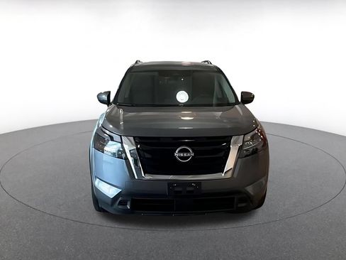 Used 2025 Nissan Pathfinder SV AWD/4WD image 9