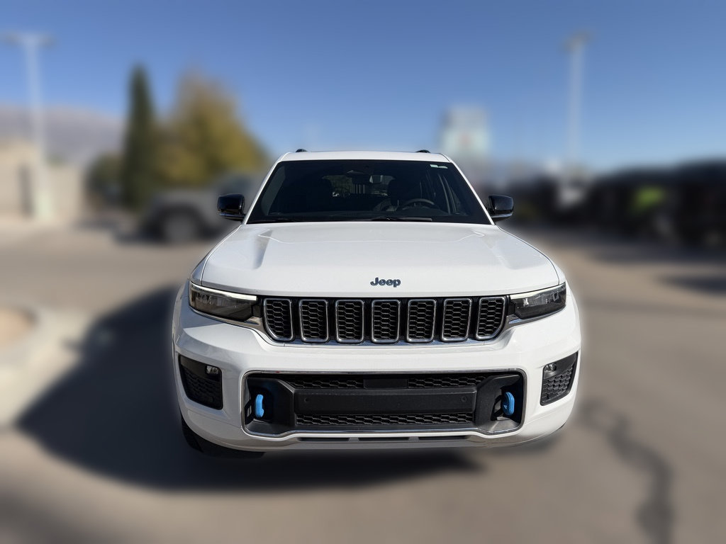 Used 2023 Jeep Grand Cherokee Overland w/ Luxury Tech Group IV AWD/4WD image 7