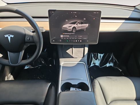 Used 2022 Tesla Model Y Long Range AWD/4WD image 11