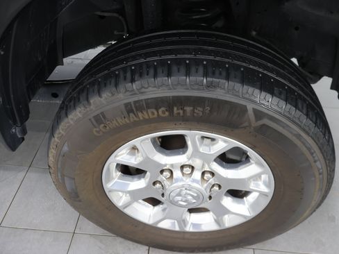 Used 2024 RAM 2500 Laramie AWD/4WD image 3