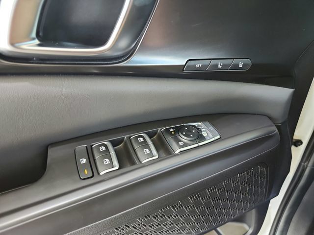 Certified 2026 Kia Carnival SX w/ SX Dark Edition Package FWD image 20