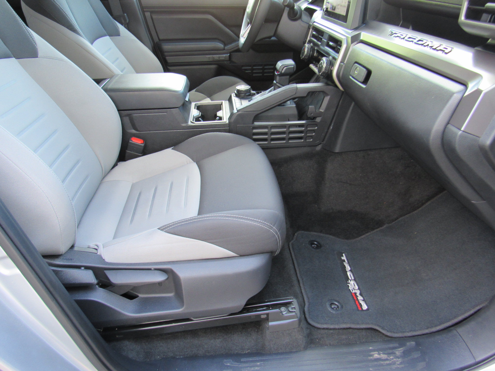 Used 2025 Toyota Tacoma TRD Off-Road AWD/4WD image 27