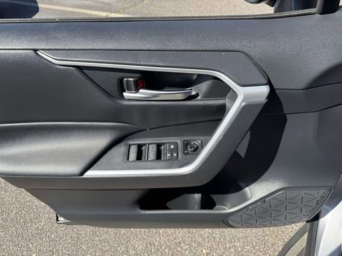Used 2019 Toyota RAV4 XLE w/ Convenience Package AWD/4WD image 15