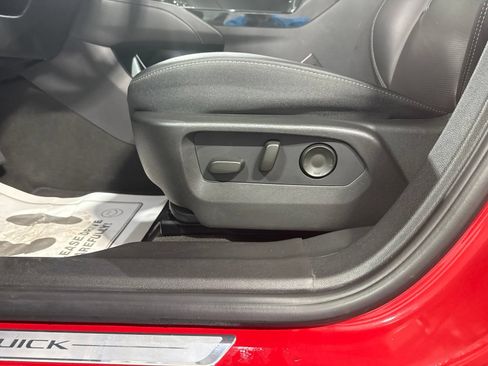 Used 2025 Buick Envision Preferred AWD/4WD image 19