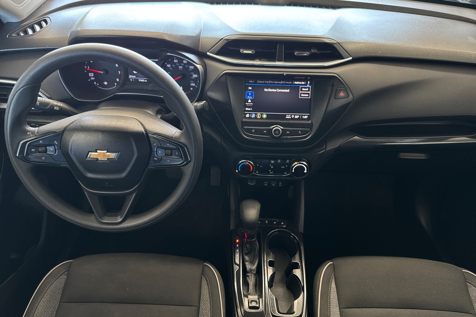 Used 2022 Chevrolet TrailBlazer LT w/ Confidence II Package FWD image 13