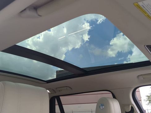 Used 2017 Land Rover Range Rover Long Wheelbase Supercharged image 18