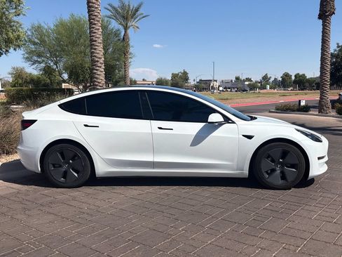 Used 2021 Tesla Model 3 Standard Range RWD image 2